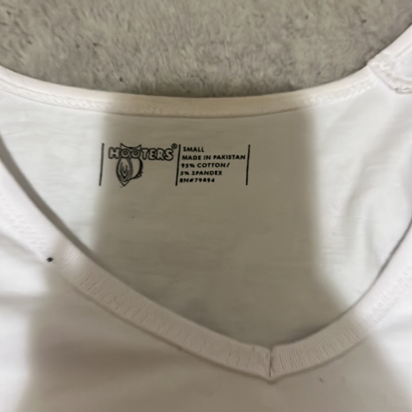 Hooters Long Sleeve uniform - Picture 2 of 2